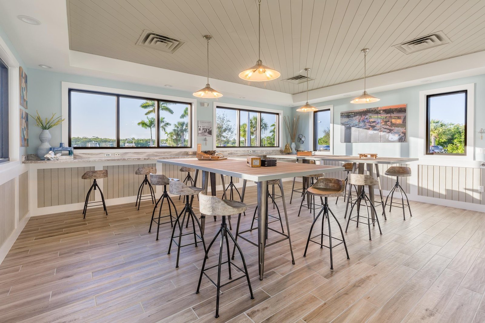 Marine Max interior design: communal room