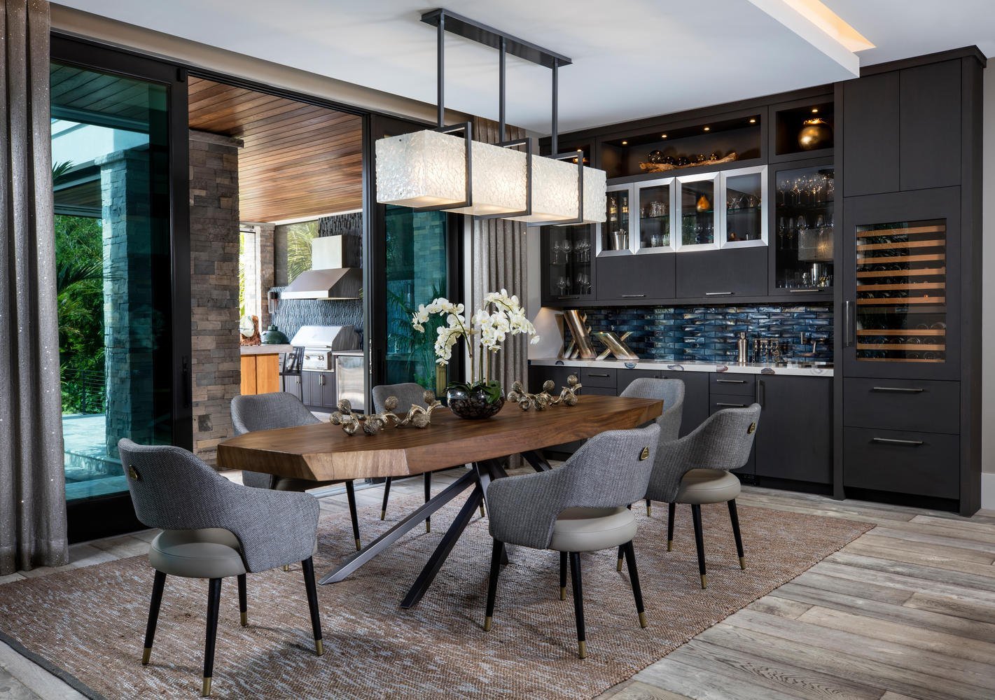 Modern Rustic Captiva interior design: dining room