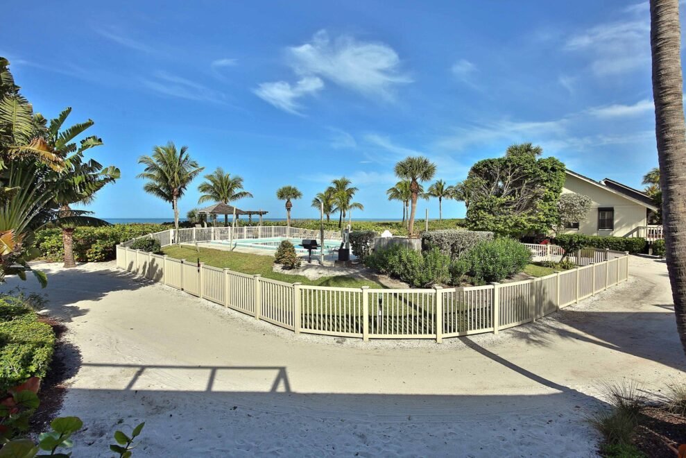 Beach House 7 South Seas Rental interior design: pool