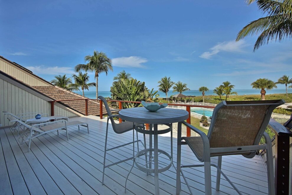 Beach House 7 South Seas Rental interior design: roof balcony