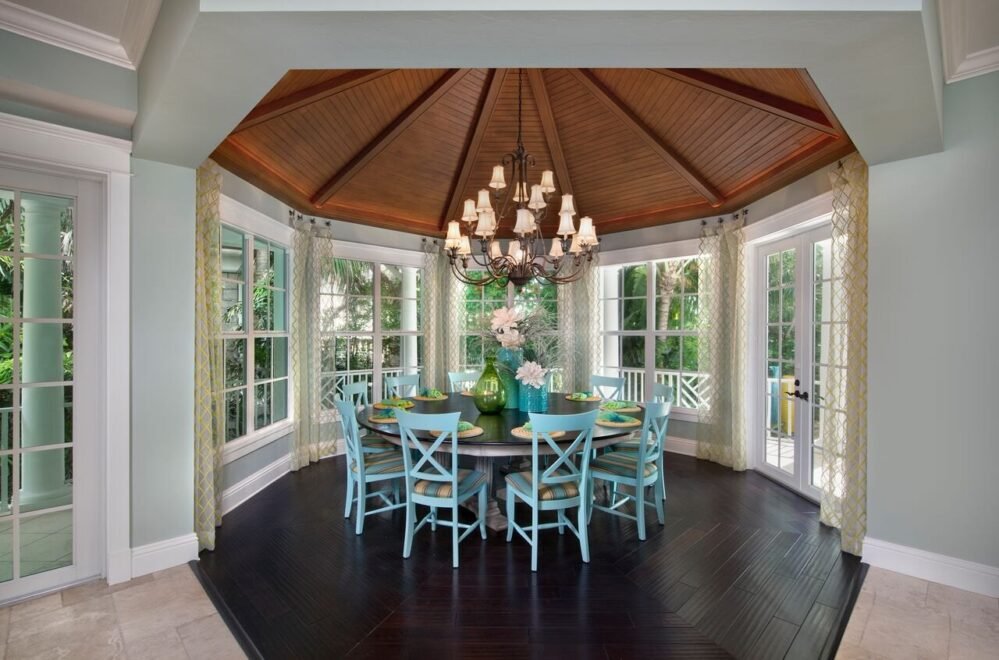 Colorful Captiva interior design: dining room