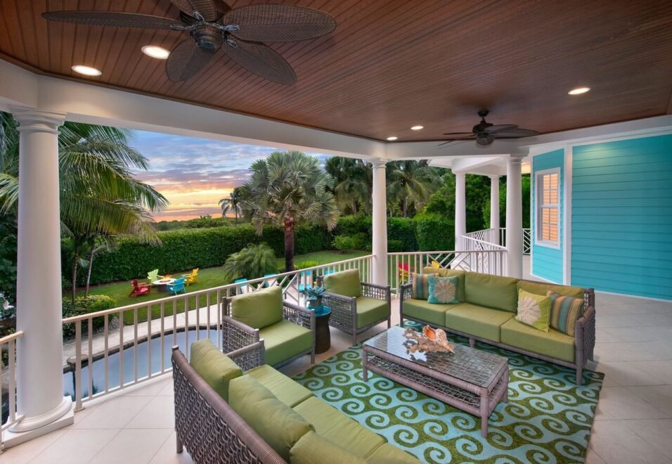 Colorful Captiva interior design: outdoor living