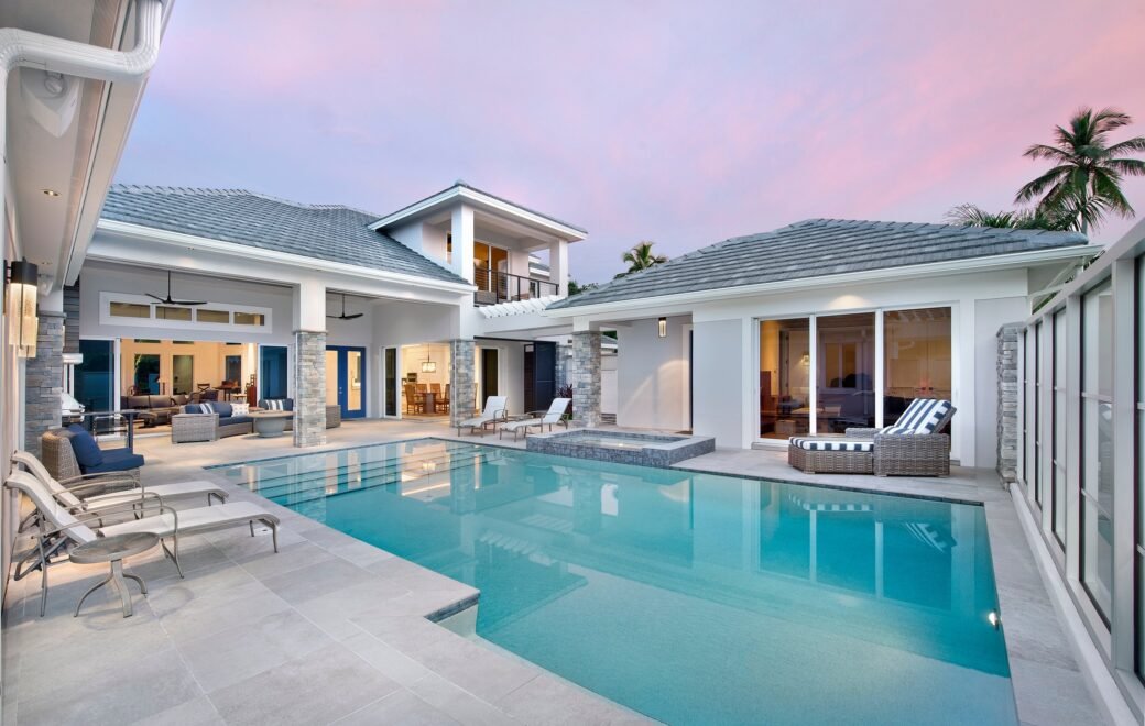 Moorings interior design: lanai