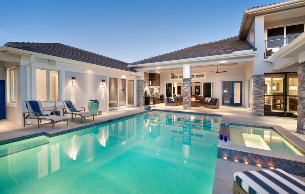 Moorings interior design: lanai