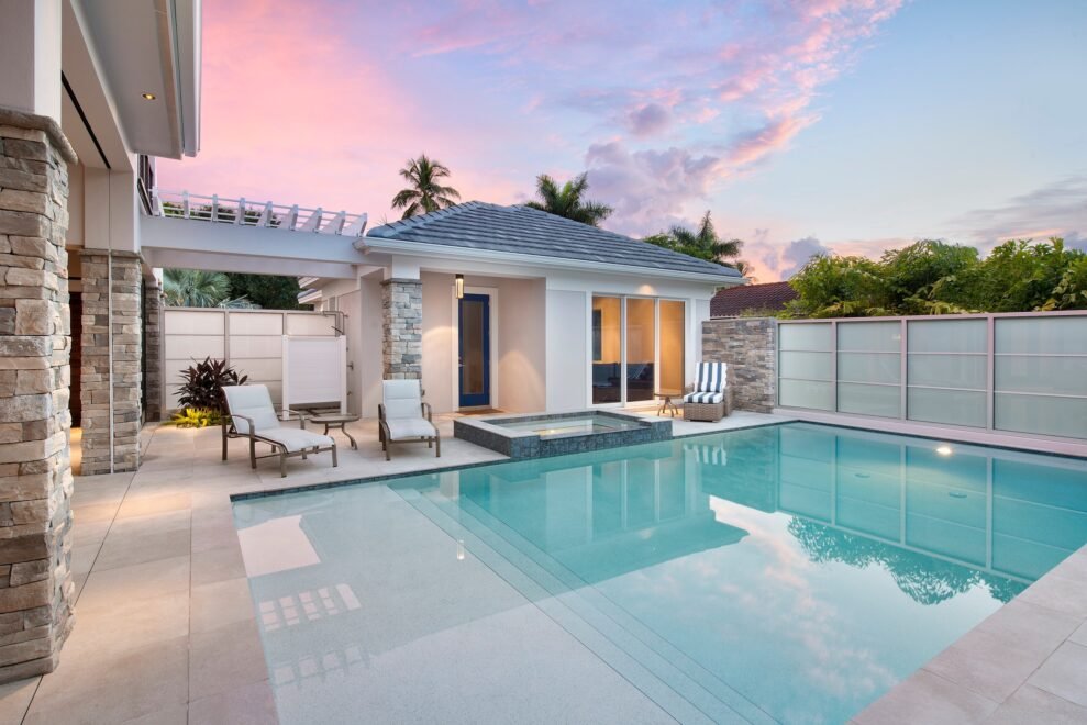 Moorings interior design: lanai