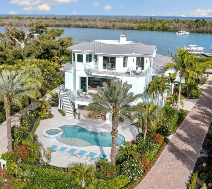 Tarpon Bay interior design: interior view