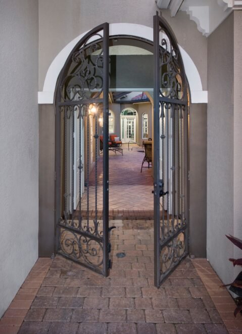 West Bay Courtyard Home interior design: entrance