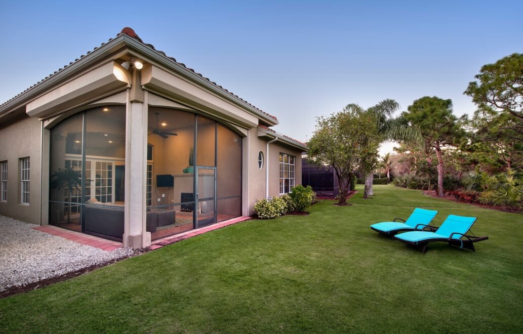 West Bay Courtyard Home interior design: exterior view